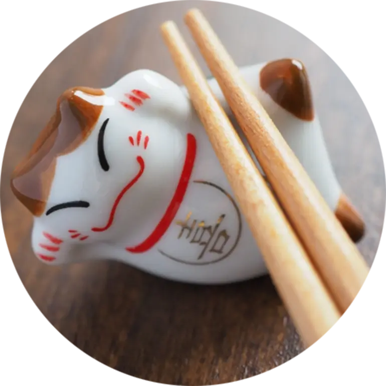 ネコの形をした箸置き
